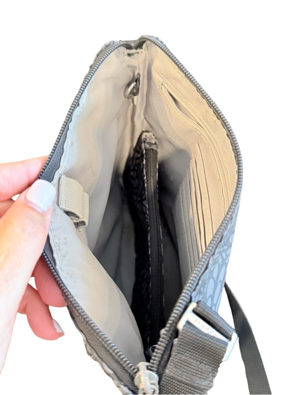 Baggallini Gray and White Floral Crossbody Bag - Picture 7 of 16